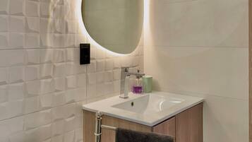 Luxury Studio, City View