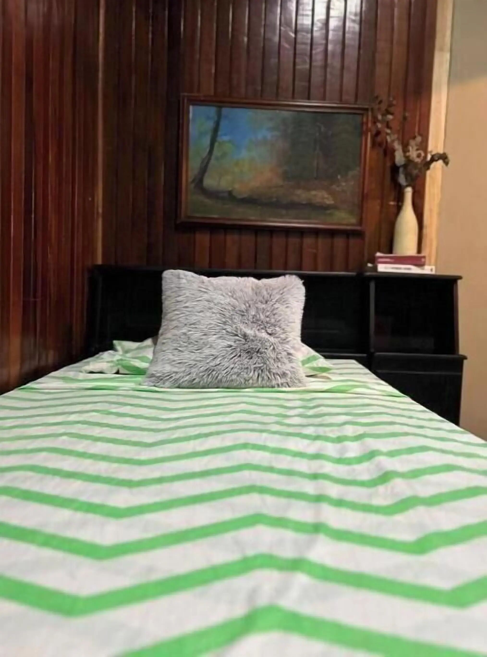 4 habitaciones, tabla de planchar con plancha, wifi y ropa de cama 