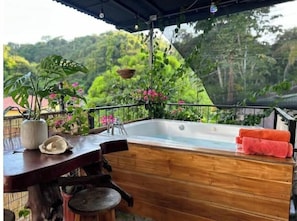 Bain à remous extérieur