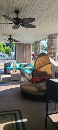 Cozy 1-bedroom studio in adorable Selinsgrove with AC and amenities 