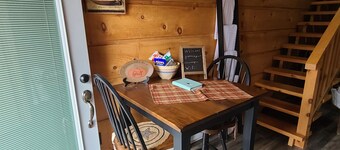 Cozy 1-bedroom studio in adorable Selinsgrove with AC and amenities 