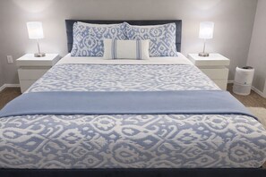 2 bedrooms, iron/ironing board, free WiFi, bed sheets - Hidden Gem Near Universal • Quiet 2BR Condo (Orlando)