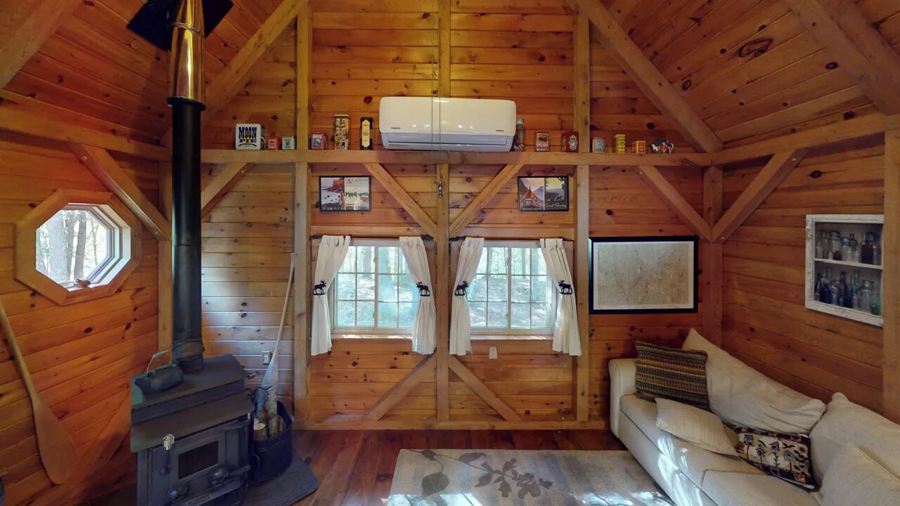 Quaint 1 Bedroom + Loft/1 Bath Streamside Timber Frame Cabin Near Lincoln, Me. - Maine