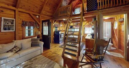 Quaint 1 Bedroom/1 Bath streamside Timber Frame cabin minutes from Lincoln, ME.