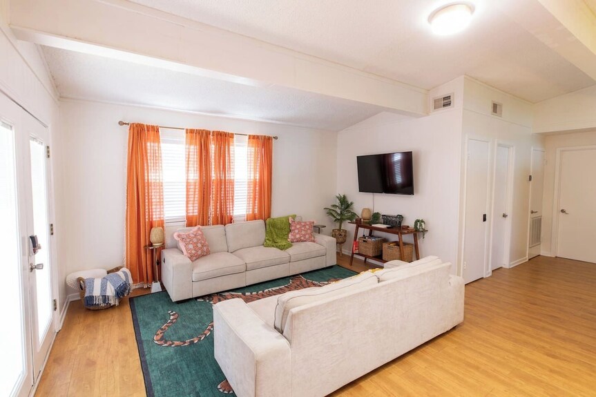 Flamingo Way | 2br + Sleeping Den | Waterfront - Jamaica Beach, TX