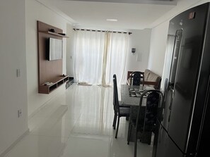 Interior - Apartment 13, a 6-minute walk from Taperapuan beach. (Porto Seguro)