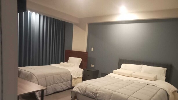 17 chambres, fer et planche à repasser, Wi-Fi, draps fournis
