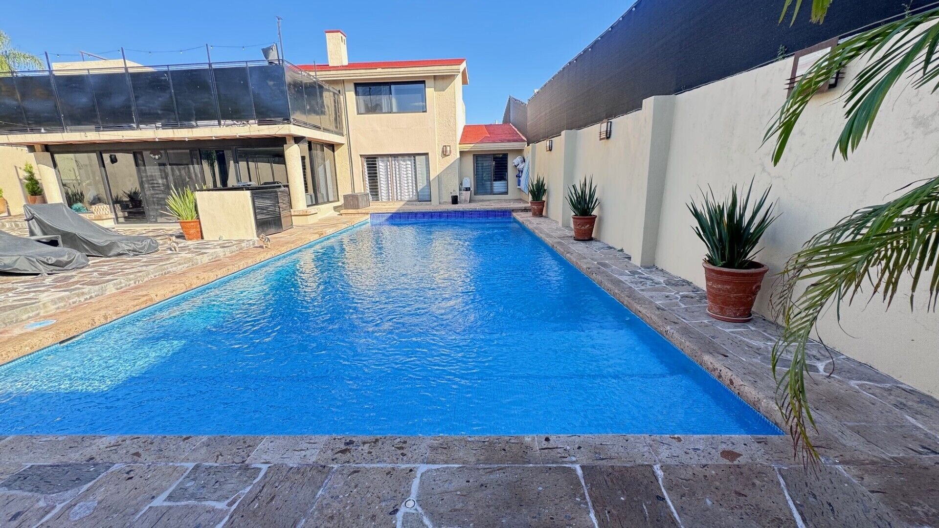 Casa, 2 habitaciones, fumadores, balcón | Piscina | Una piscina al aire libre