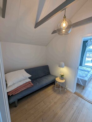 2 室のベッドルーム、WiFi (無料)