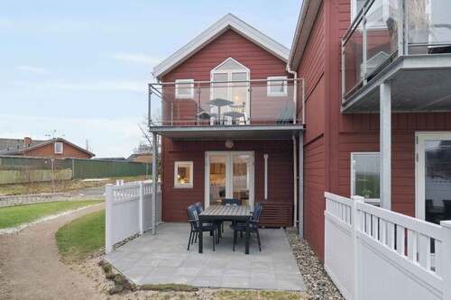 Holiday apartment with sea view