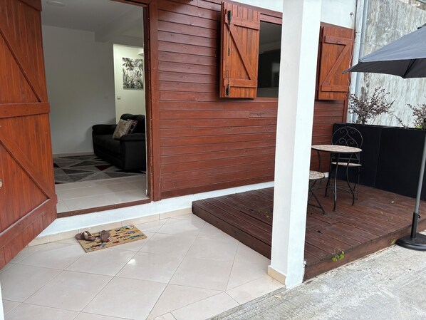 Exterior detail - Cosy T1 in the countryside (Sainte-Anne)