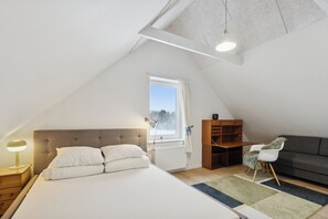 3 habitaciones y tabla de planchar con plancha 