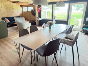 Dining - Newly renovated holiday home by the fjord (Jægerspris)