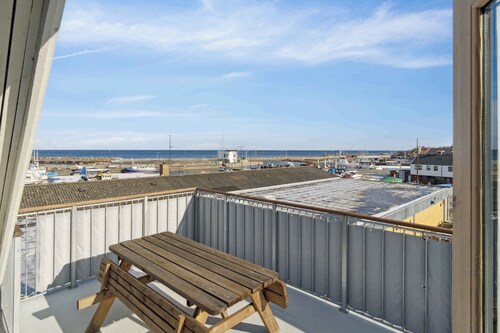 Centrally located townhouse with portseaviews