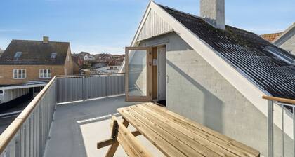 Centrally located townhouse with portseaviews