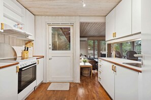 Réfrigérateur, four, plaque de cuisson, lave-vaisselle