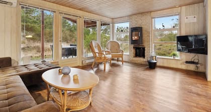 Nature-focused cottage near sea and beaches