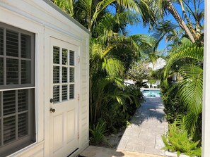 Property grounds - Monthly rental-Old town one level home w/ shared, heated pool, parking, a/c,heat (Key West)