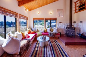 TV, fireplace, offices - Cozy 1BD & Loft for 4 Near Community Pool & Trails (Sea Ranch)