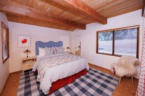 1 bedroom, desk, iron/ironing board, WiFi