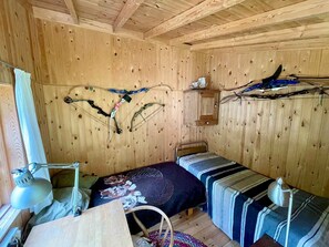 3 makuuhuonetta, silitysrauta/-lauta