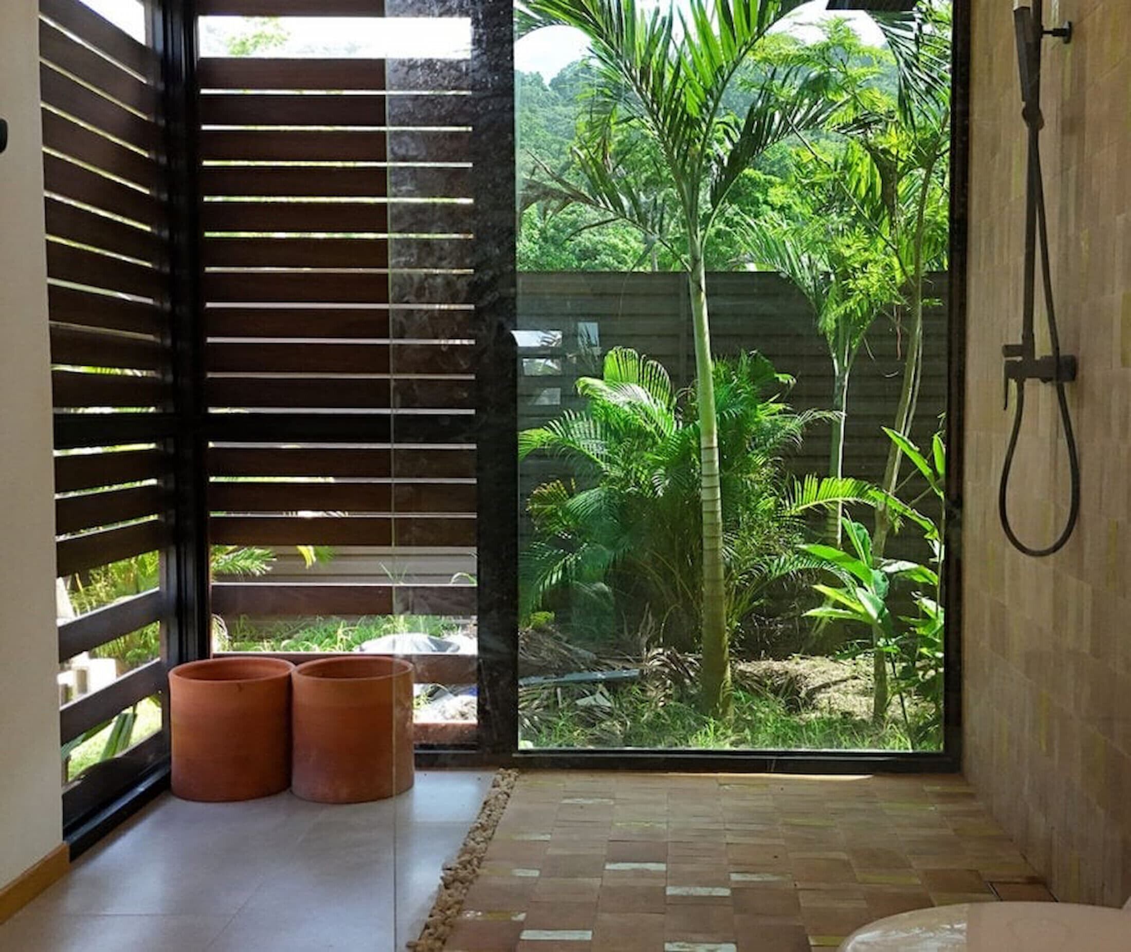 Shower, towels
