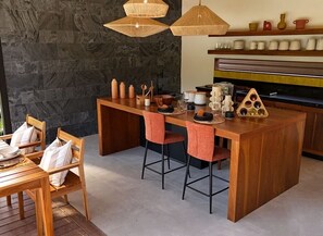 Dining - Villa Yakole– Spacious Tropical Retreat (Puerto Viejo)