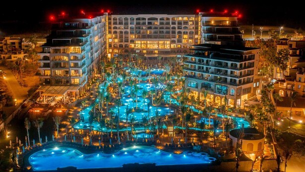 Outdoor pool, a heated pool - Luxurious Oceanfront 5 STAR Resort Suite at Villa la Valencia with a Lazy River! (San José del Cabo)