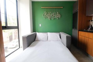 1 chambre, bureau, fer et planche à repasser, Wi-Fi