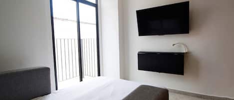 1 bedroom, desk, iron/ironing board, WiFi