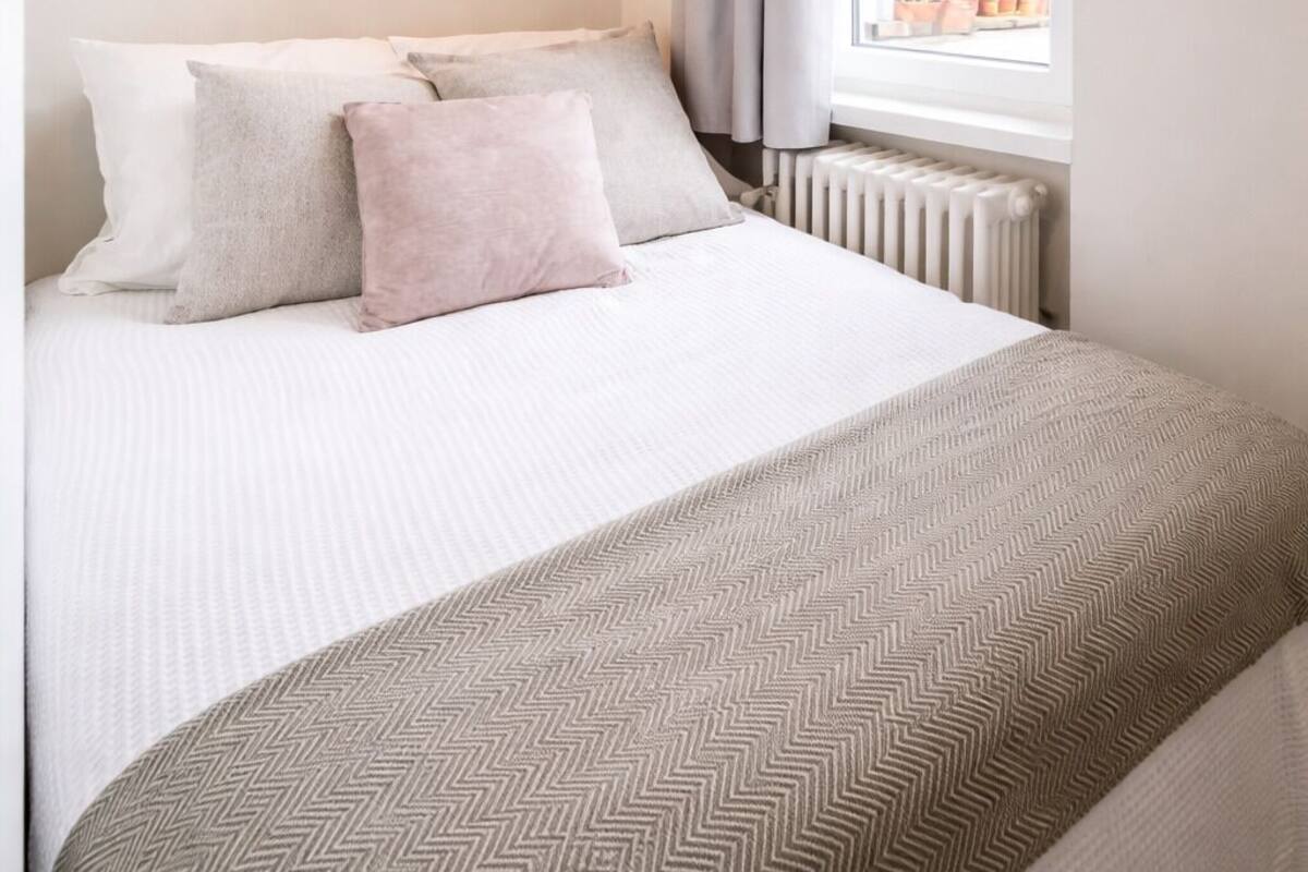 Apartemen Standar, pemandangan kota | Kedap suara, setrika/meja setrika, dan Wi-Fi gratis