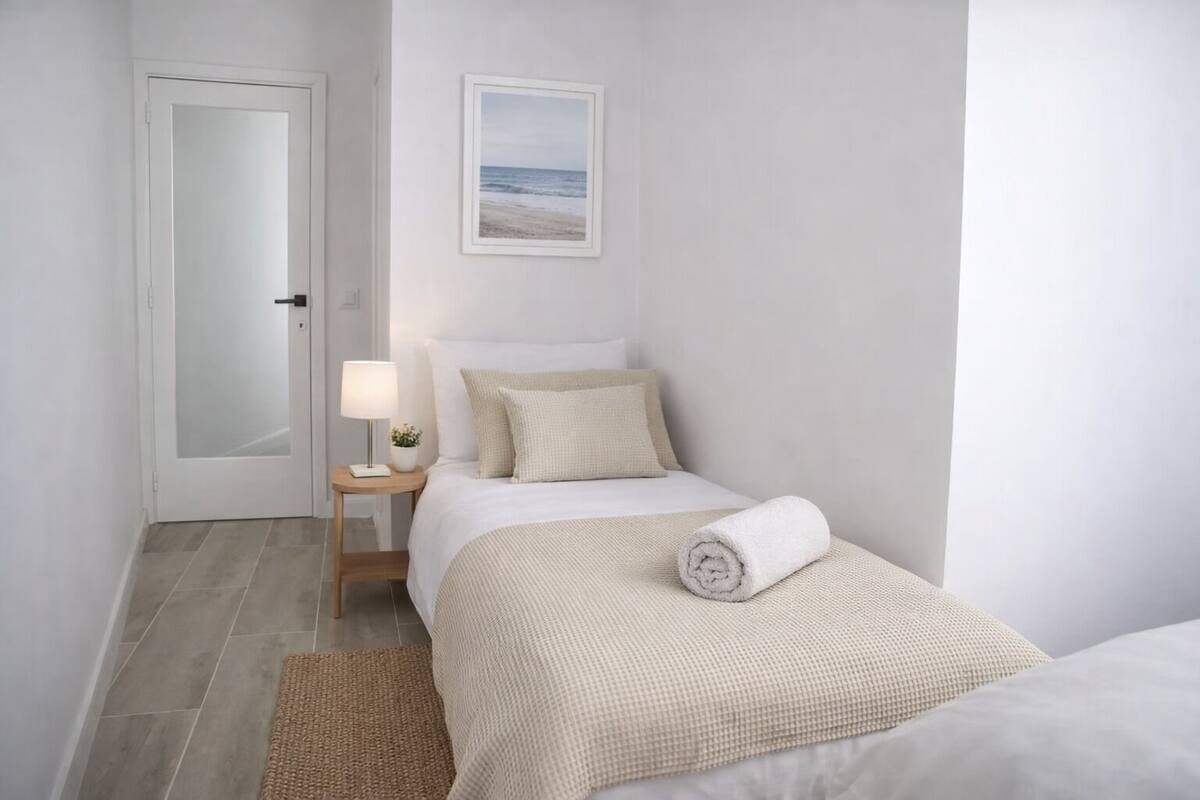 Apartemen Comfort, pemandangan kota | Kedap suara, setrika/meja setrika, dan Wi-Fi gratis