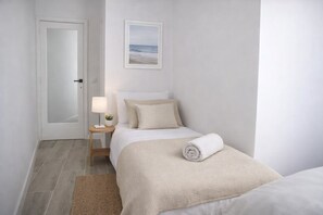 Apartemen Comfort, pemandangan kota | Kedap suara, setrika/meja setrika, dan Wi-Fi gratis