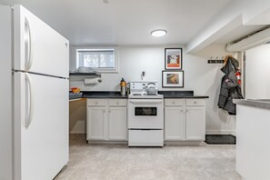 Fridge, microwave, oven, stovetop - VIP YXE - University | Character Basement Suite (Saskatoon)