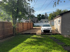 Property grounds - VIP YXE - University | Three Bedroom Whole Home (Saskatoon)