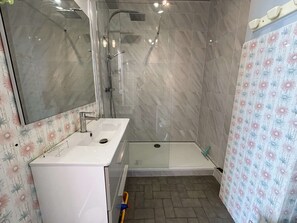 Bathroom - Unobstructed sea view – 2-room apartment in La Forêt-Fouesnant! (LA FORET FOUESNANT)