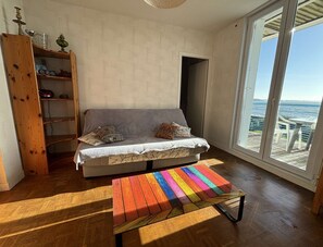 TV - Unobstructed sea view – 2-room apartment in La Forêt-Fouesnant! (LA FORET FOUESNANT)