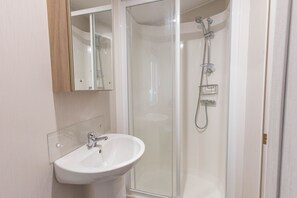 Shower - Three bedroom caravan on the prestigious Sandhills Holiday Park (Christchurch)