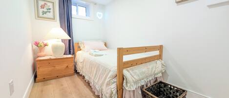 2 makuuhuonetta, ilmainen Wi-Fi, vuodevaatteet