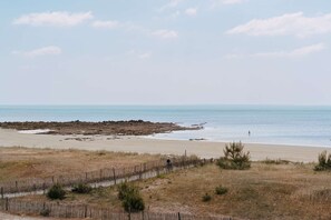 Una spiaggia nelle vicinanze