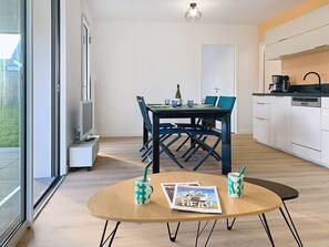 Dining - Carnac – 2-bedroom apartment – 58 sqm - WIFI (CARNAC)