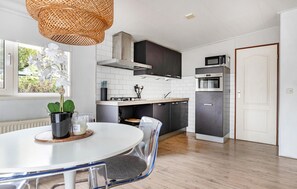 Fridge, microwave, stovetop, dishwasher - Lovely home in Erm with WiFi (Erm)