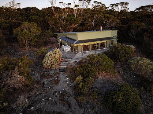 Wallaby Beach House | 15% Off Weekly!