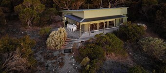 Wallaby Beach House | 15% Off Weekly!