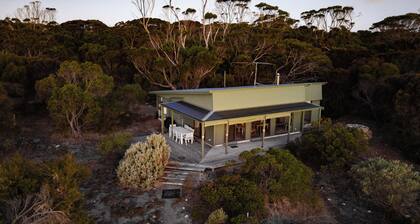 Wallaby Beach House | 15% Off Weekly!