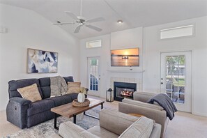 TV, fireplace - 2 Homes 6 Rooms w/Pool (Bay Bliss & Waldemere) (Sarasota)