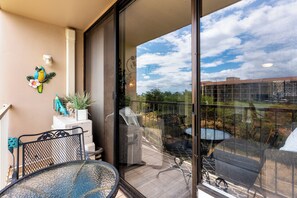 Outdoor dining - Island-Style 2BR/2BA at Pacific Shores Near Charley Young Beach A/C & Lanai (Kihei)