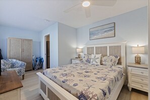 2 Schlafzimmer, Schreibtisch, Bügeleisen/Bügelbrett, Reisekinderbett