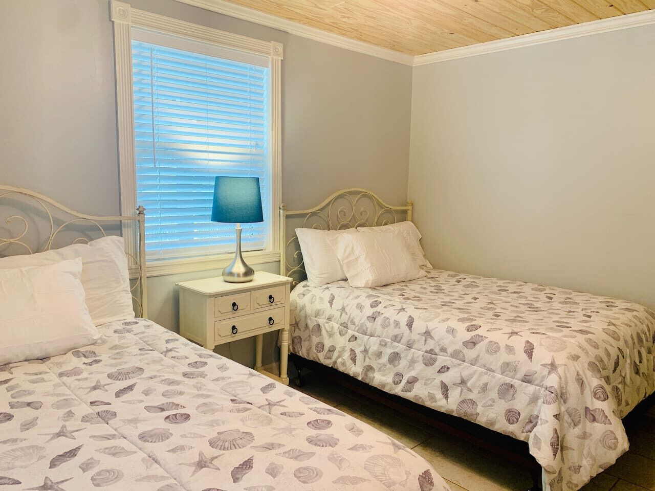 1 chambre, bureau, fer et planche à repasser, Wi-Fi