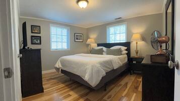 3 室のベッドルーム、アイロン / アイロン台、WiFi、ベッドシーツ